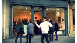 Nuno Roque show in Paris - Art gallery - Vernissage Exhibition Exposition Galerie - The Piano Body Sculpture - Street style Fashion Paris - Moustache Mustache - sunglasses - museum - contemporary art opening night