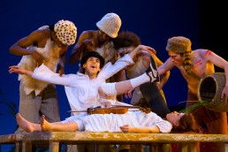 Peter Pan - Irina Brook - Nuno Roque - Théâtre de Paris - John Darling - Lost Boys - Theatre