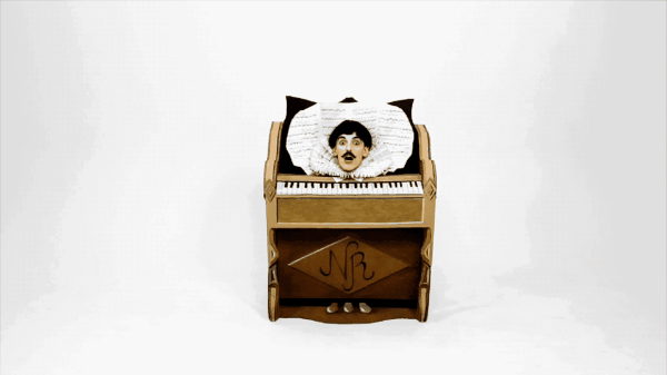 The-Piano-Body-Sculpture-My-Cake