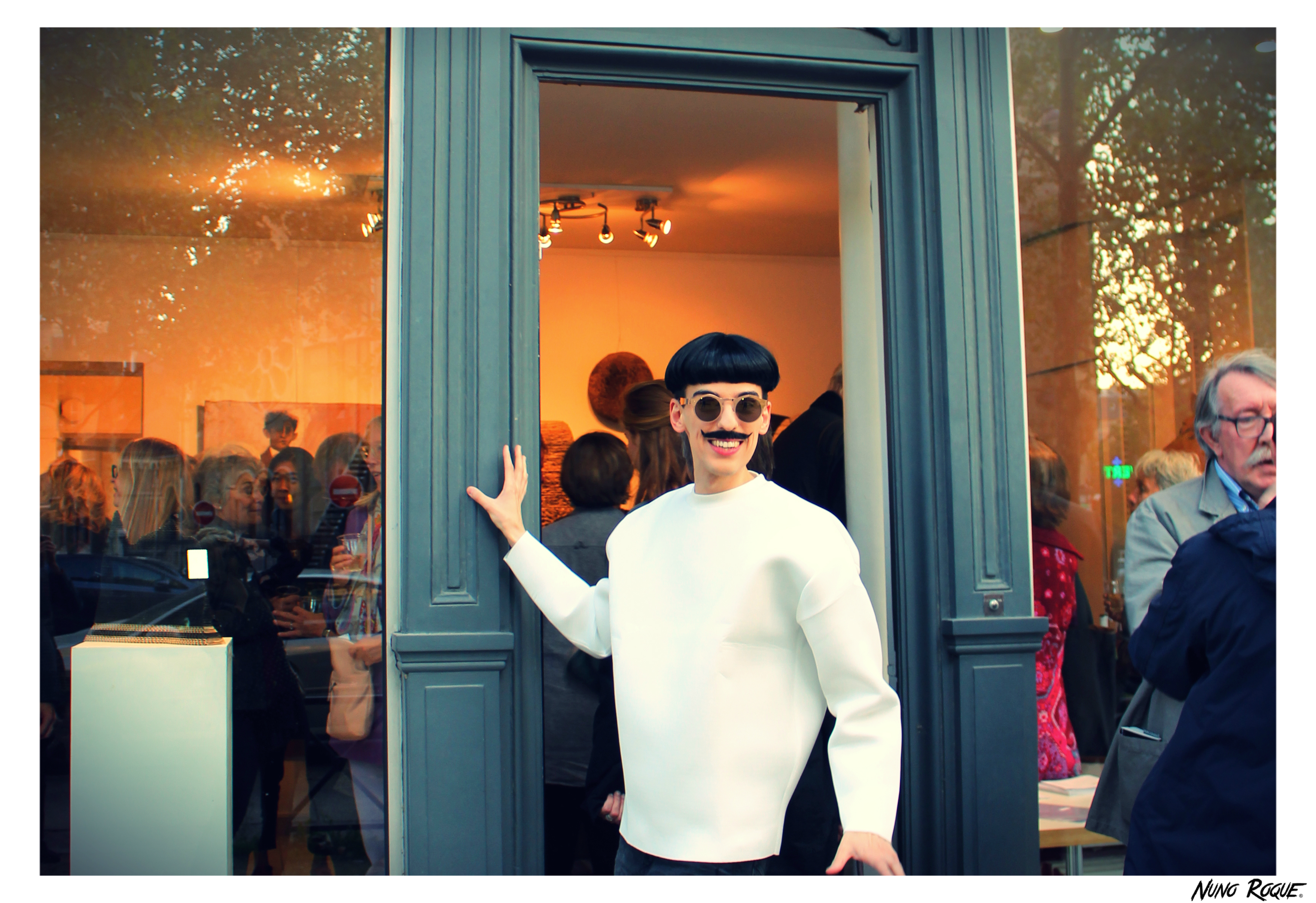 Nuno Roque - art gallery - Vernissage Exhibition Exposition Galerie - The Piano Body - Sculpture - Wearable - Fashion Paris - Moustache Mustache - sunglasses - museum - contemporary art opening show