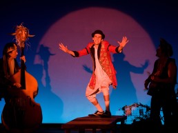 Nuno Roque performing in Peter Pan (Irina Brook) - Théâtre de Paris - JM Barrie
