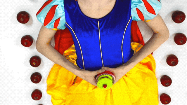 Nuno Roque performs as Disney's Snow White in My Cake. Art music video.