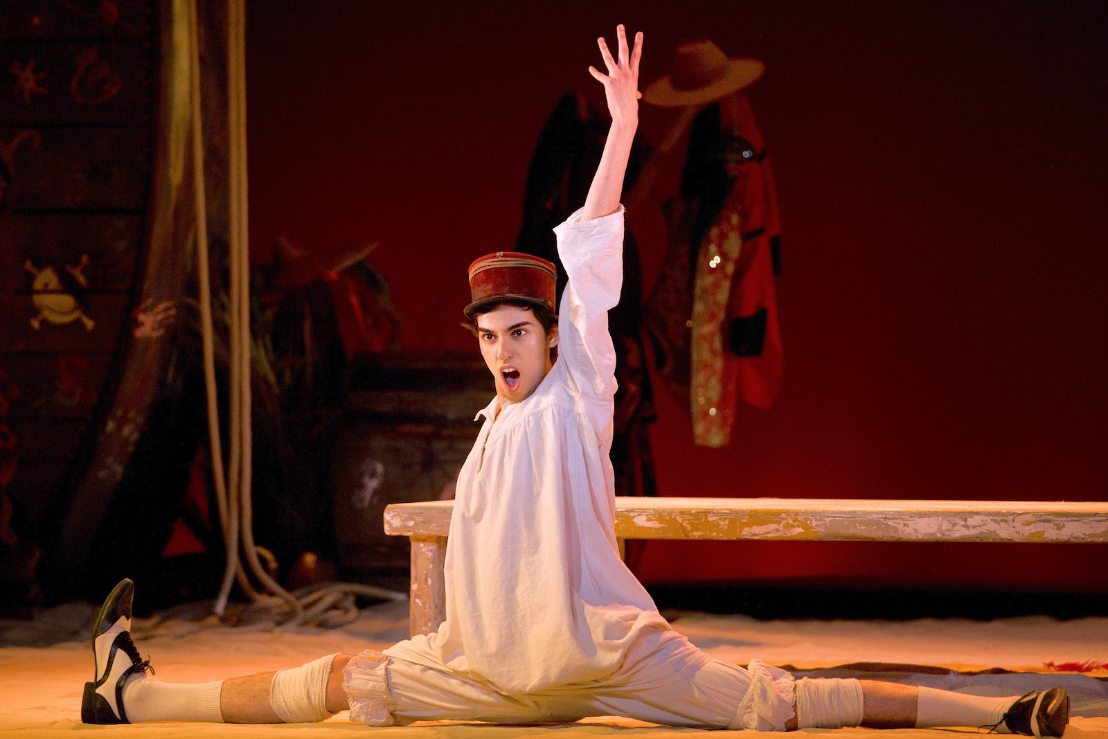 Nuno Roque - Peter Pan - JM Barrie - Irina Brook - Theatre de Paris - Dance